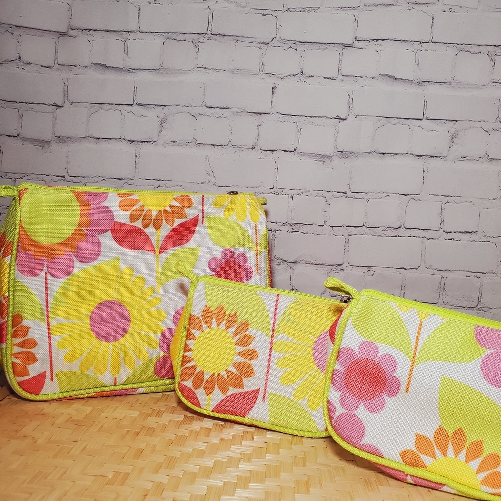 Clinique Retro inspired makeup case set